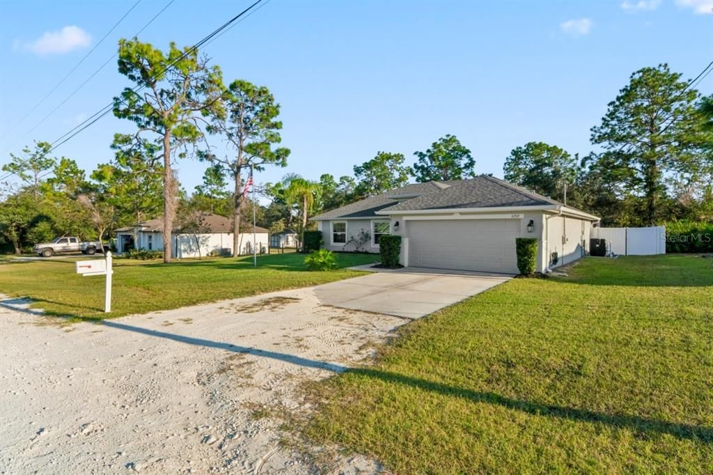 For Sale: $420,000 (4 beds, 2 baths, 1761 Square Feet)