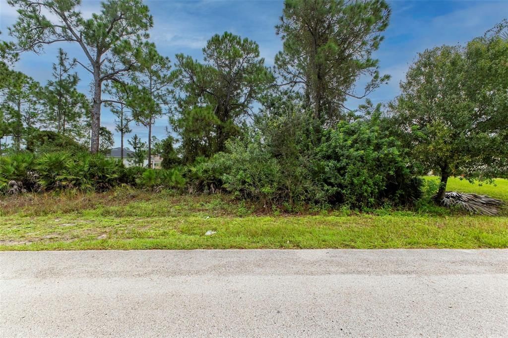 На продажу: $24,990 (0.24 acres)