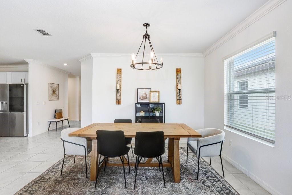 En Venta: $390,000 (4 camas, 3 baños, 2124 Pies cuadrados)