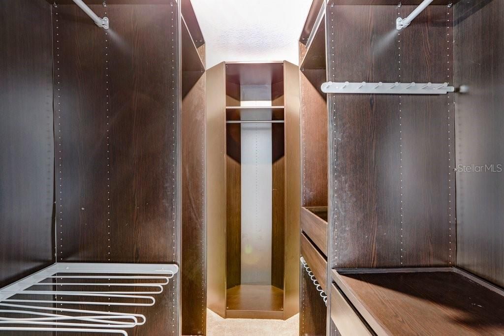 En Venta: $390,000 (4 camas, 3 baños, 2124 Pies cuadrados)