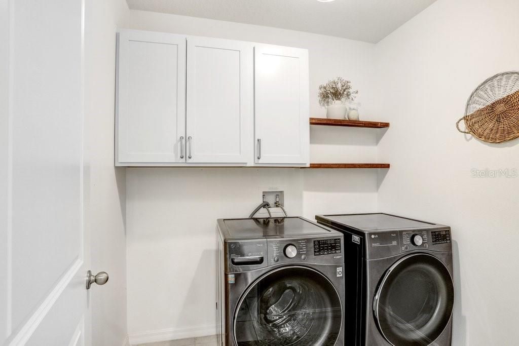 En Venta: $390,000 (4 camas, 3 baños, 2124 Pies cuadrados)