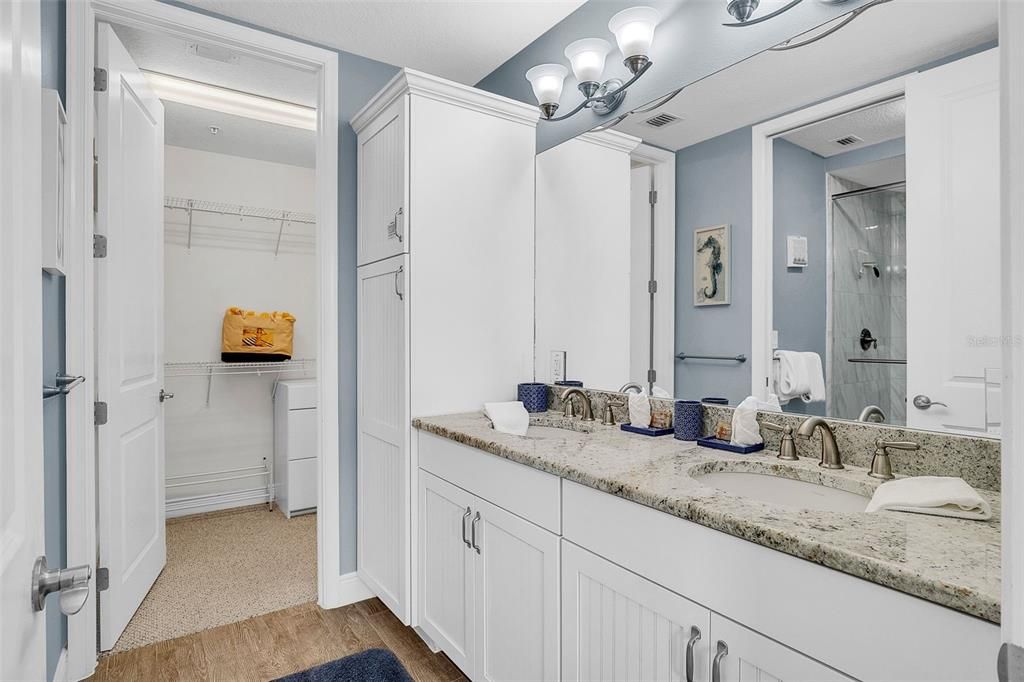 En Venta: $811,000 (3 camas, 3 baños, 1664 Pies cuadrados)