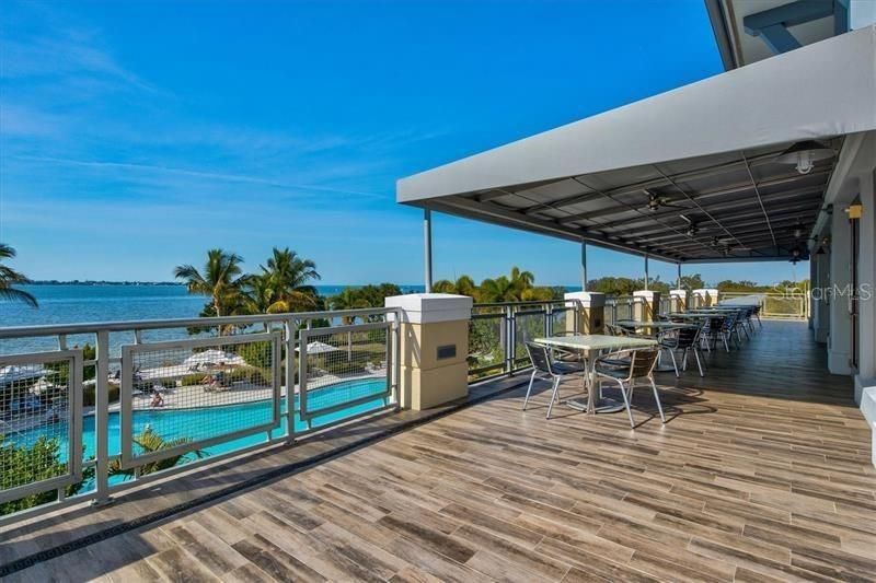 En Venta: $811,000 (3 camas, 3 baños, 1664 Pies cuadrados)