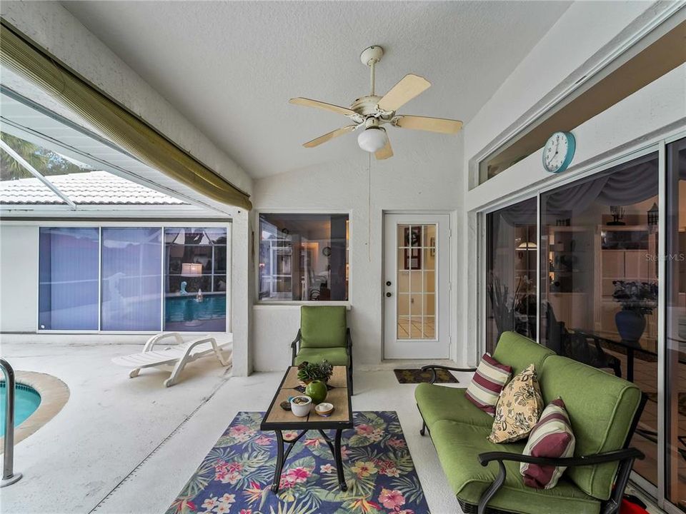 En Venta: $599,000 (3 camas, 2 baños, 2255 Pies cuadrados)