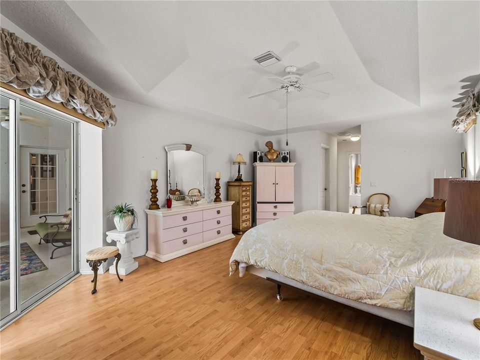 En Venta: $599,000 (3 camas, 2 baños, 2255 Pies cuadrados)