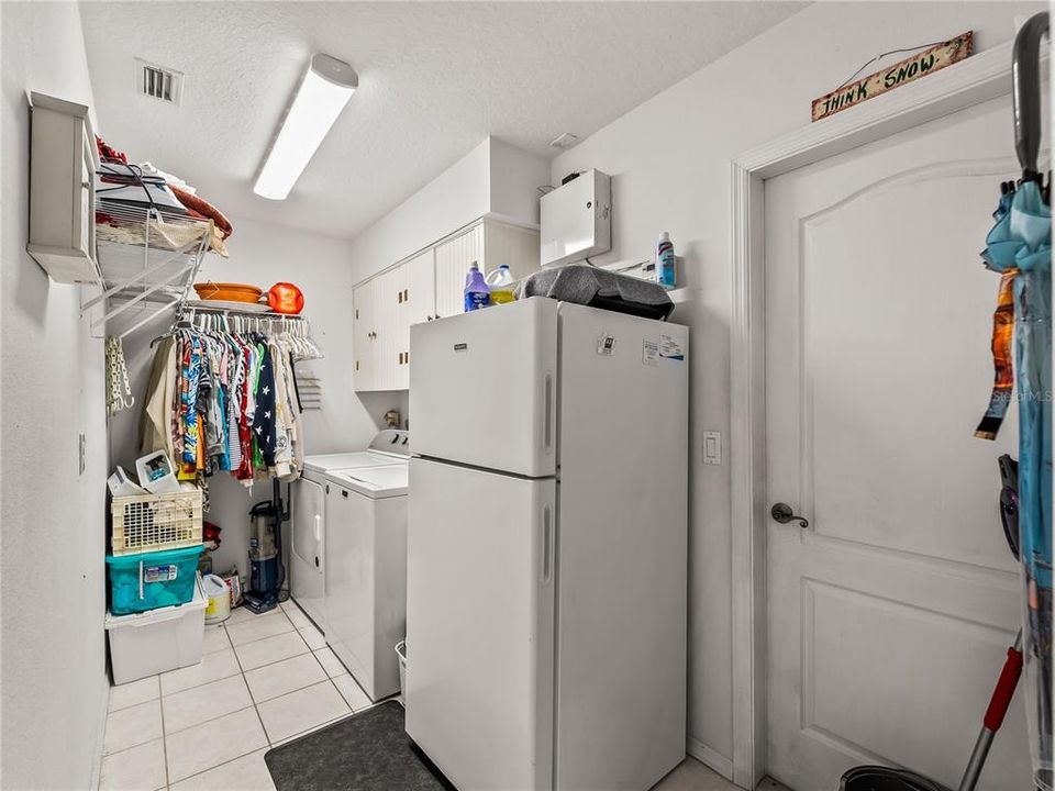 En Venta: $599,000 (3 camas, 2 baños, 2255 Pies cuadrados)