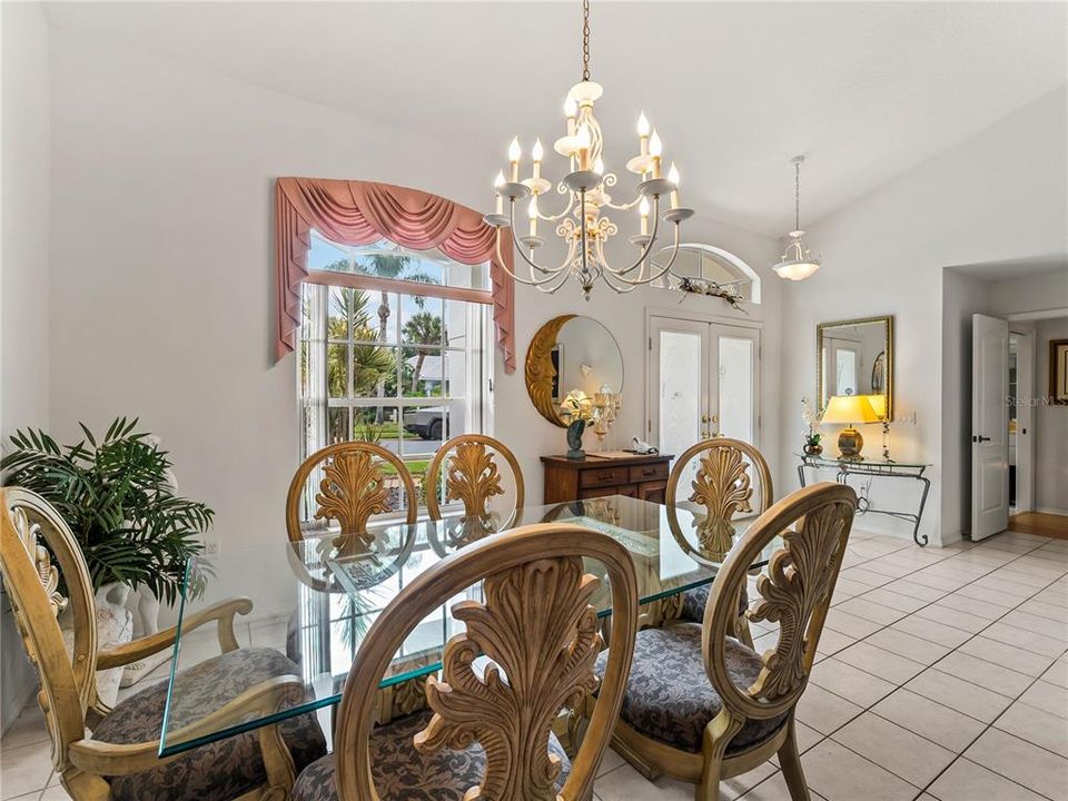 En Venta: $599,000 (3 camas, 2 baños, 2255 Pies cuadrados)