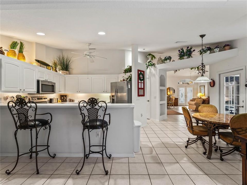 En Venta: $599,000 (3 camas, 2 baños, 2255 Pies cuadrados)