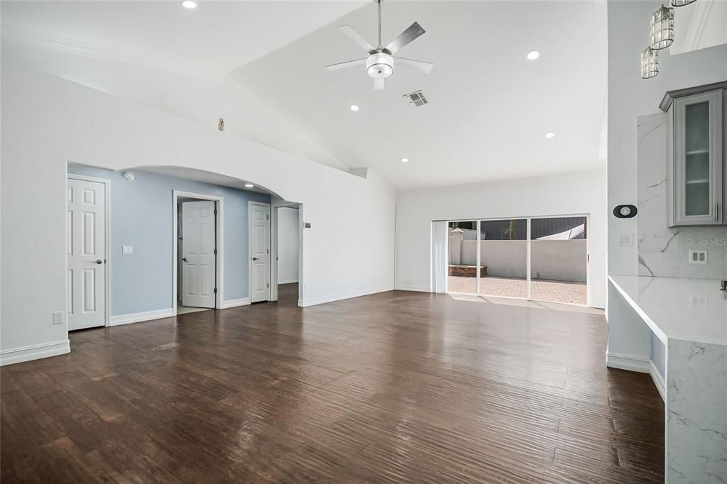 En Venta: $269,900 (3 camas, 2 baños, 1764 Pies cuadrados)