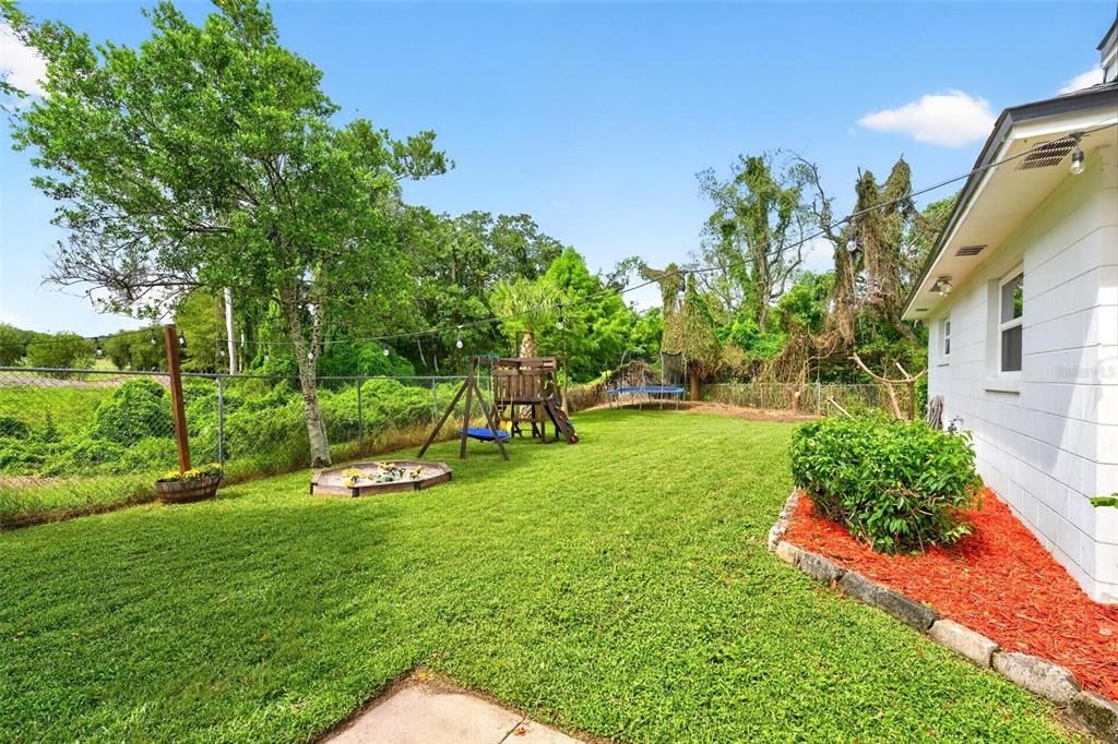 En Venta: $560,000 (4 camas, 2 baños, 2352 Pies cuadrados)