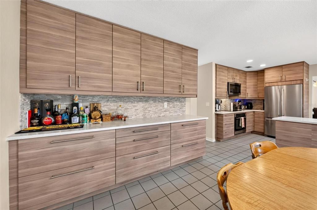 En Venta: $560,000 (4 camas, 2 baños, 2352 Pies cuadrados)