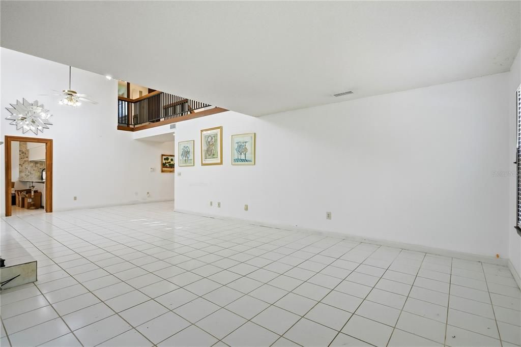 En Venta: $899,777 (4 camas, 4 baños, 2823 Pies cuadrados)