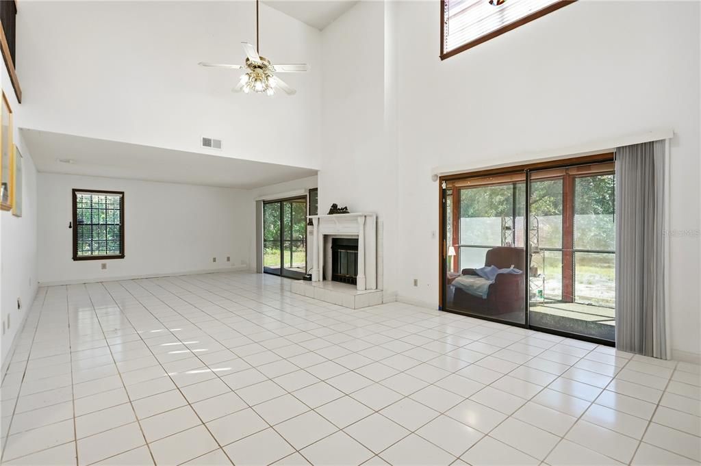 En Venta: $899,777 (4 camas, 4 baños, 2823 Pies cuadrados)