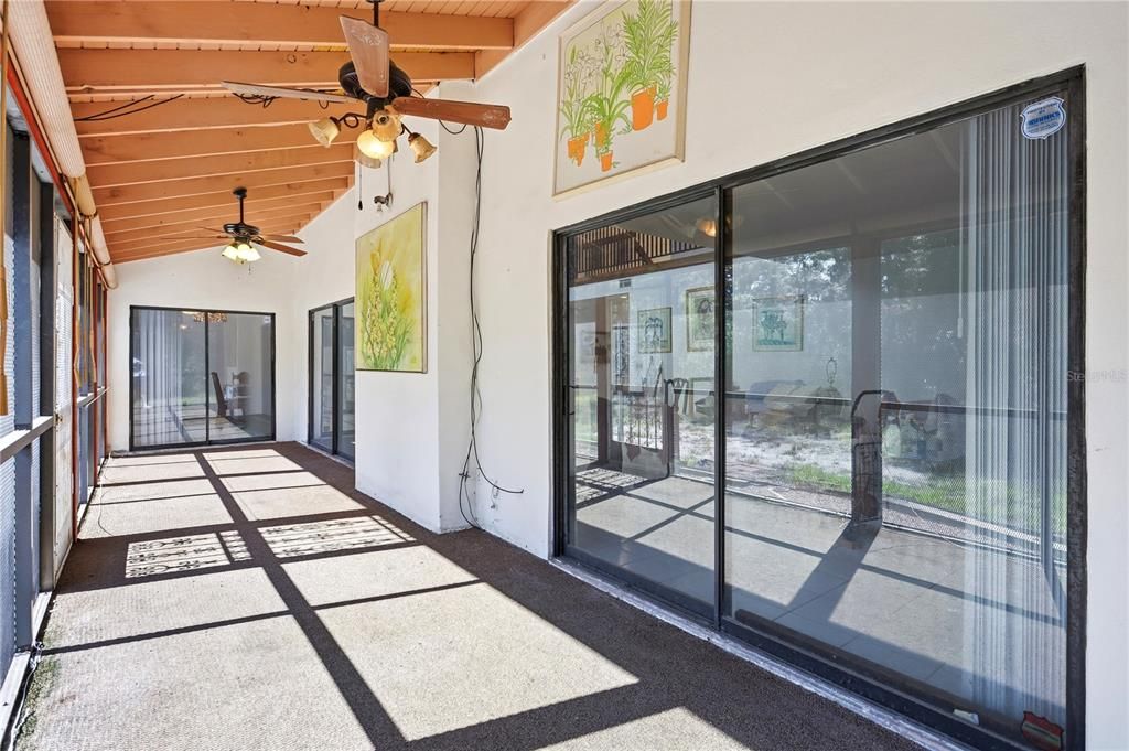 En Venta: $899,777 (4 camas, 4 baños, 2823 Pies cuadrados)