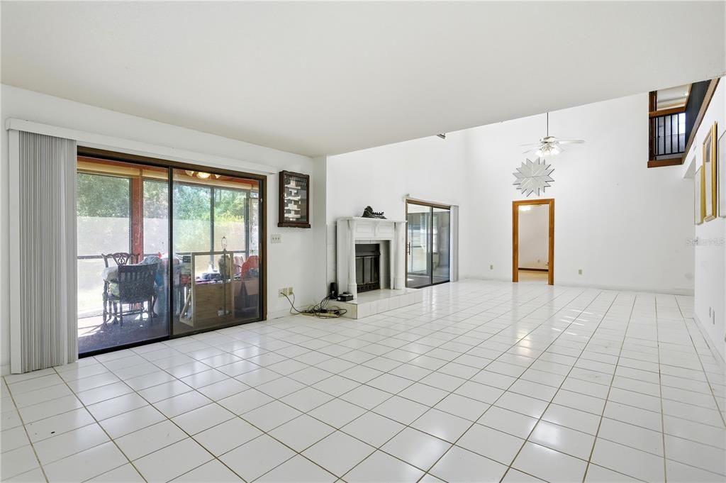 En Venta: $899,777 (4 camas, 4 baños, 2823 Pies cuadrados)