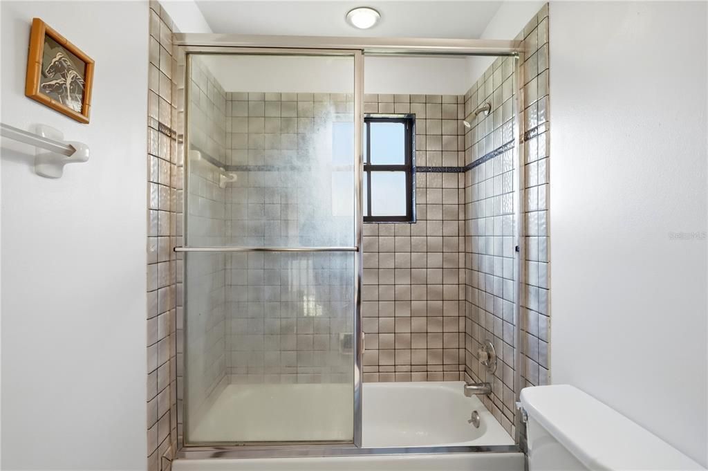 En Venta: $899,777 (4 camas, 4 baños, 2823 Pies cuadrados)