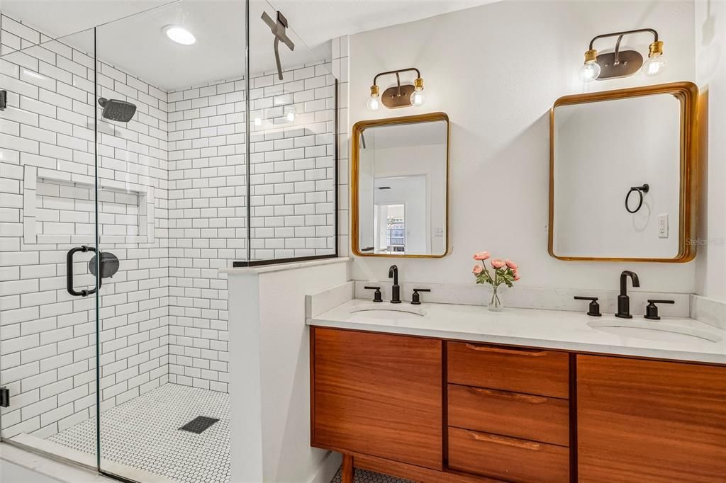 En Venta: $525,000 (4 camas, 2 baños, 1905 Pies cuadrados)