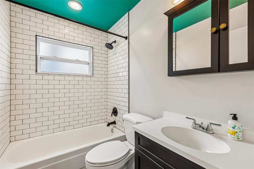En Venta: $525,000 (4 camas, 2 baños, 1905 Pies cuadrados)