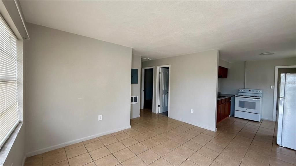 For Rent: $999 (3 beds, 1 baths, 1536 Square Feet)
