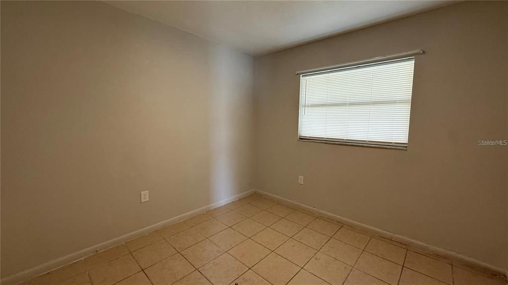 For Rent: $999 (3 beds, 1 baths, 1536 Square Feet)