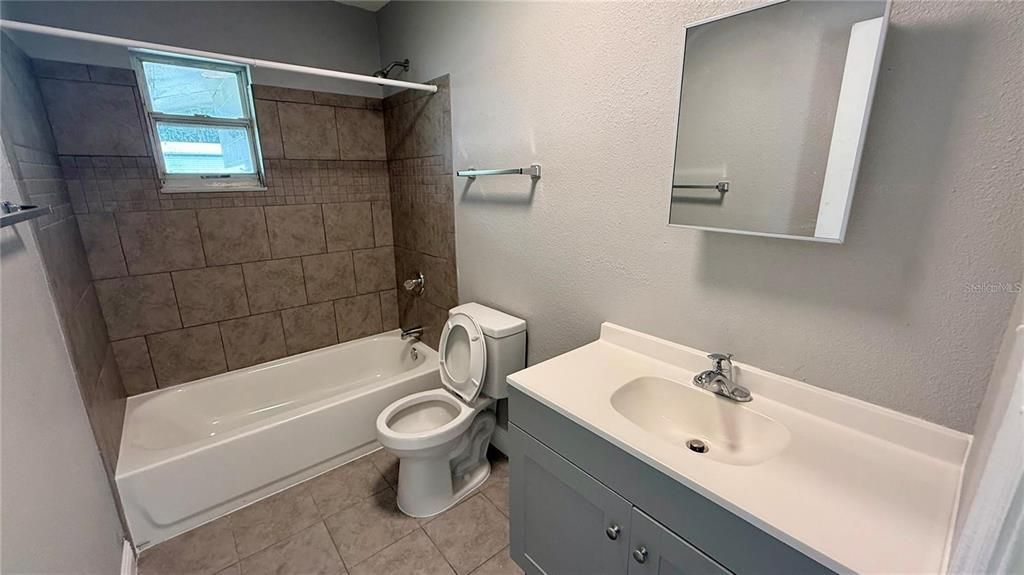 For Rent: $999 (3 beds, 1 baths, 1536 Square Feet)
