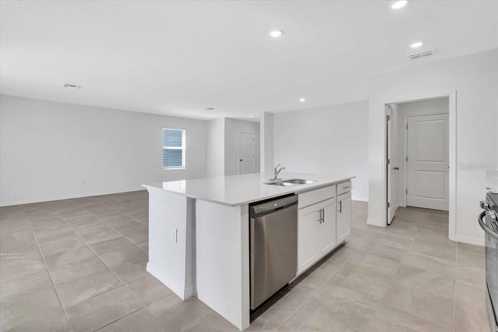 En Renta: $2,995 (5 camas, 2 baños, 2216 Pies cuadrados)