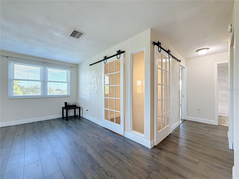 На продажу: $159,900 (2 спален, 2 ванн, 1365 Квадратных фут)