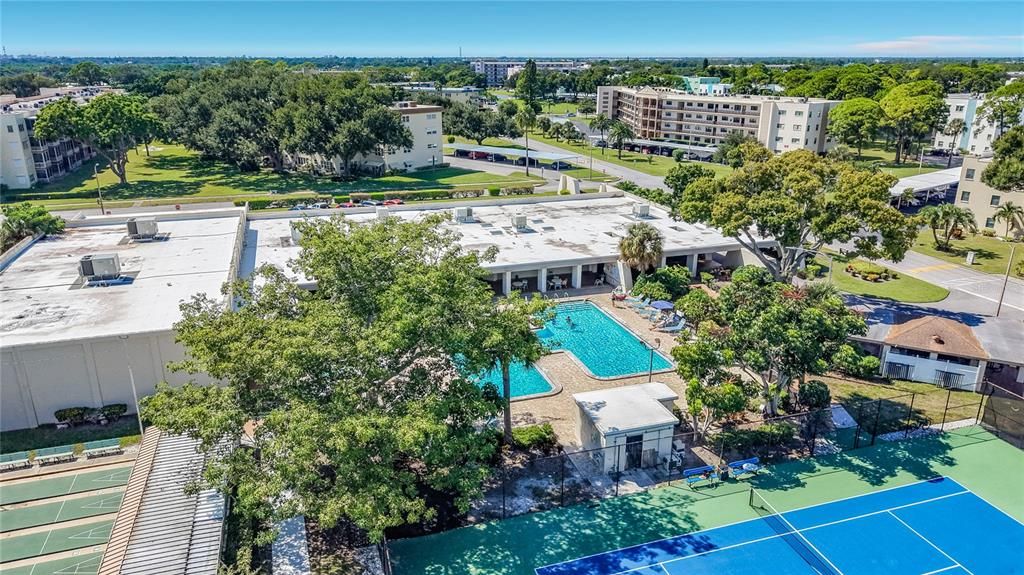 На продажу: $159,900 (2 спален, 2 ванн, 1365 Квадратных фут)