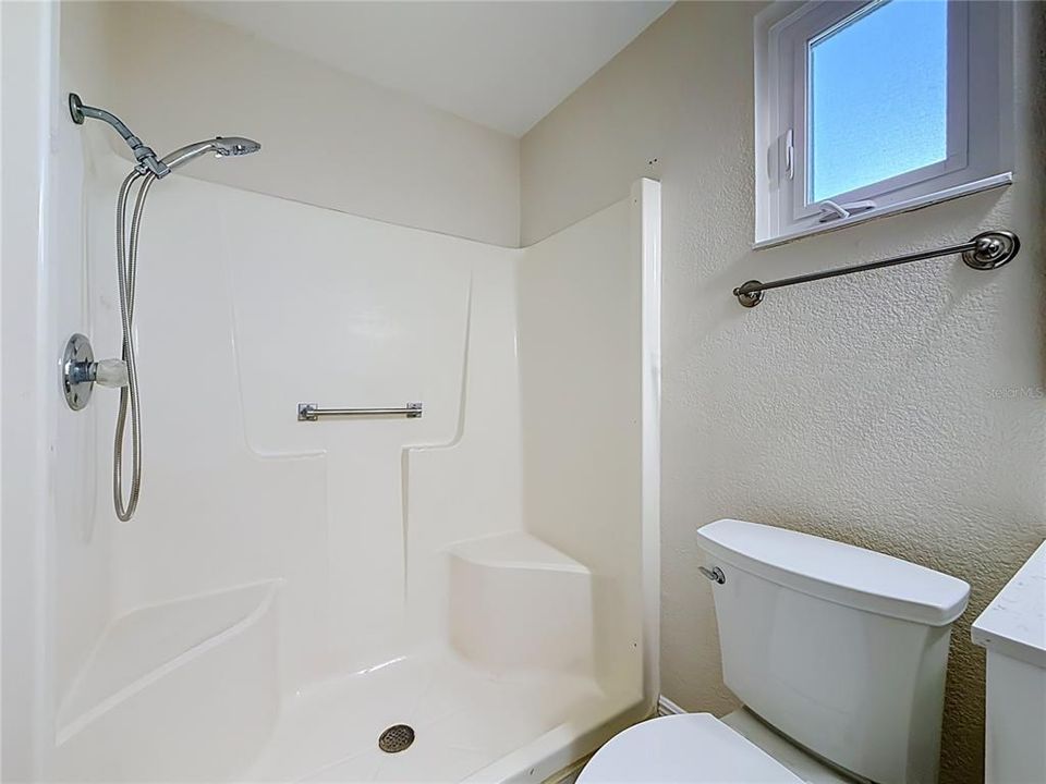 На продажу: $159,900 (2 спален, 2 ванн, 1365 Квадратных фут)