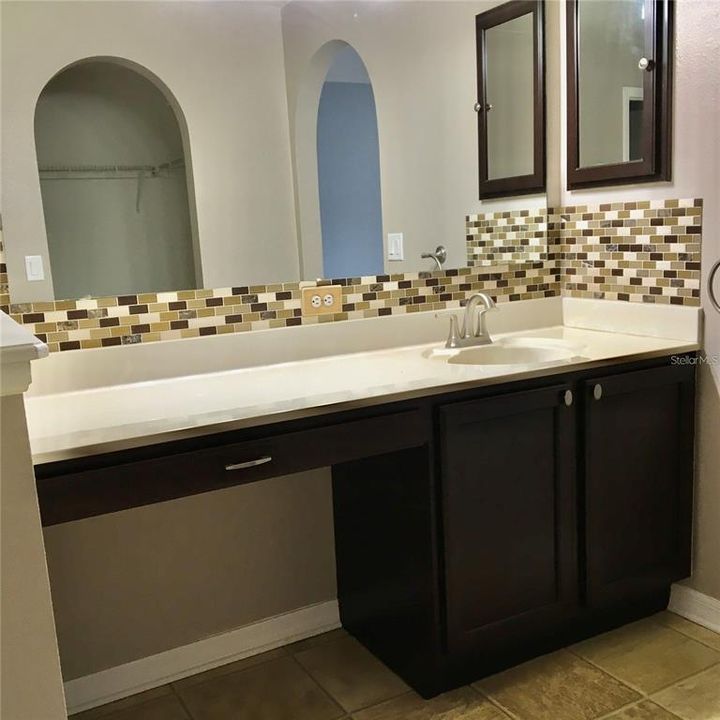 В аренду: $2,595 (4 спален, 2 ванн, 2010 Квадратных фут)