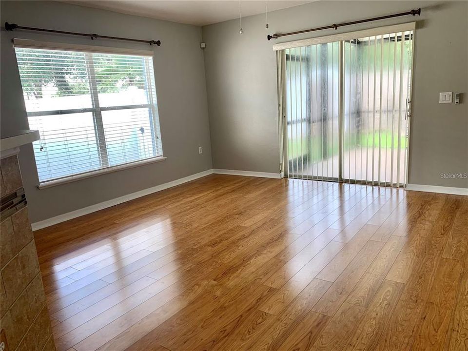 В аренду: $2,595 (4 спален, 2 ванн, 2010 Квадратных фут)