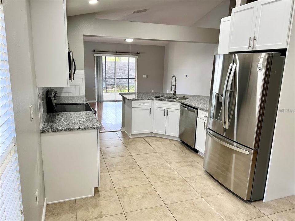 В аренду: $2,595 (4 спален, 2 ванн, 2010 Квадратных фут)