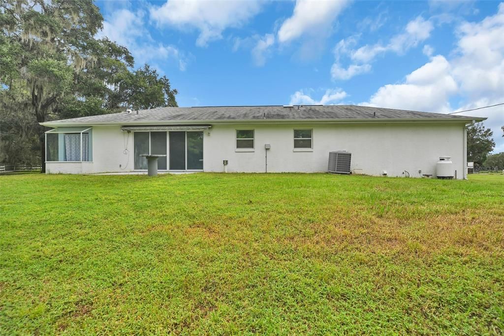 For Sale: $745,300 (2 beds, 2 baths, 1200 Square Feet)