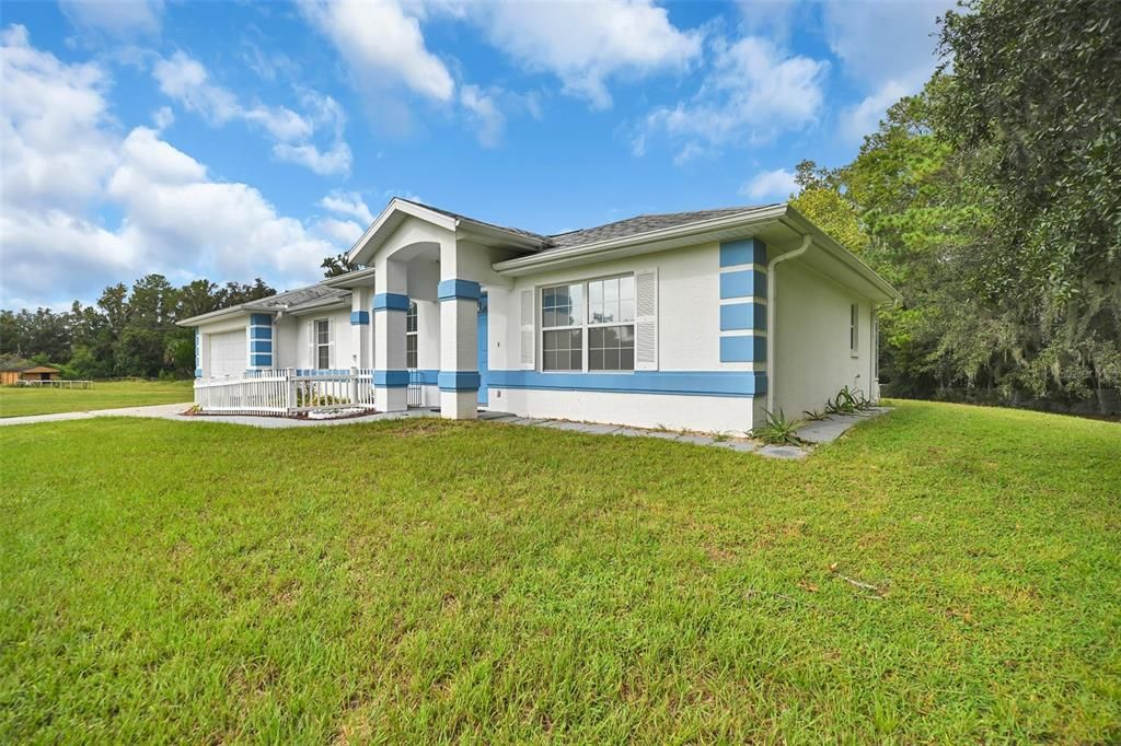 For Sale: $745,300 (2 beds, 2 baths, 1200 Square Feet)