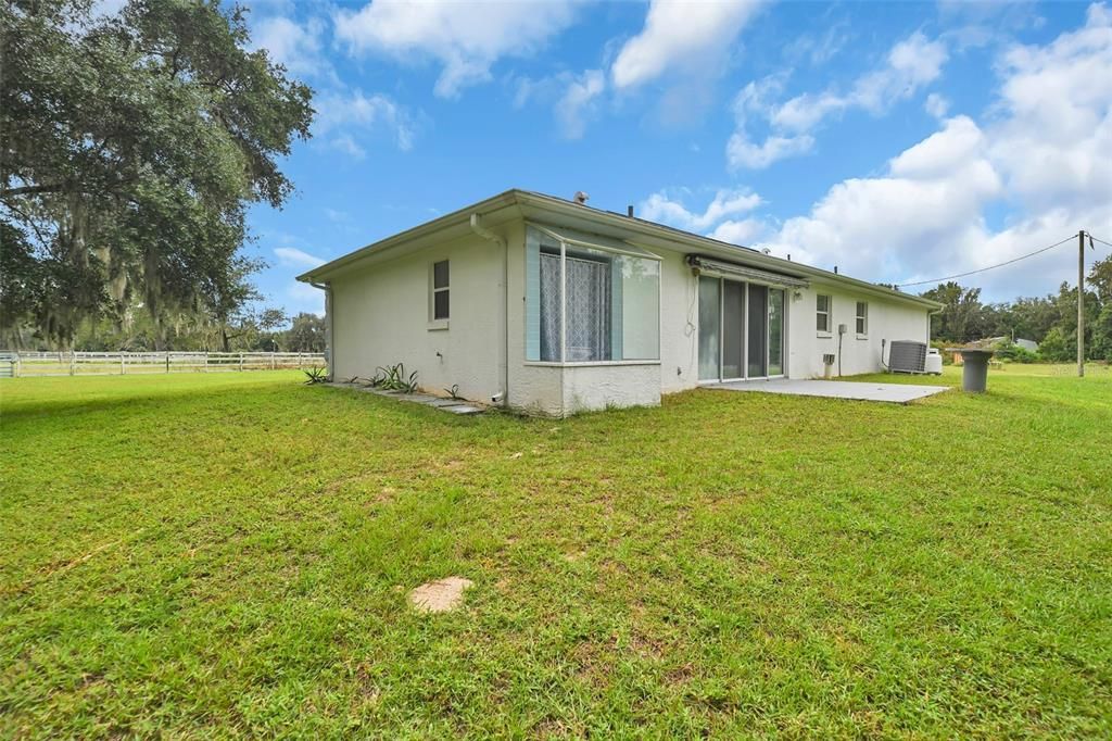 For Sale: $745,300 (2 beds, 2 baths, 1200 Square Feet)
