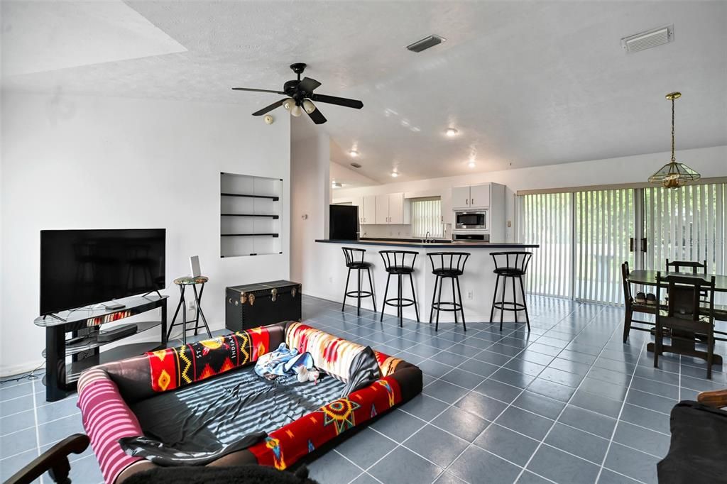For Sale: $745,300 (2 beds, 2 baths, 1200 Square Feet)