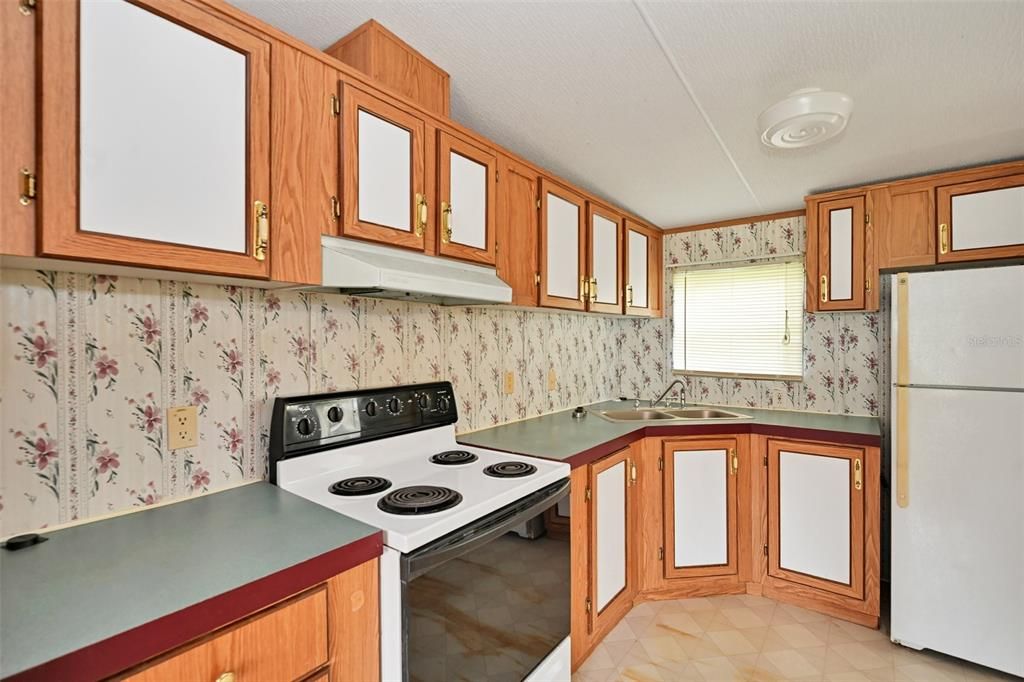 For Sale: $745,300 (2 beds, 2 baths, 1200 Square Feet)