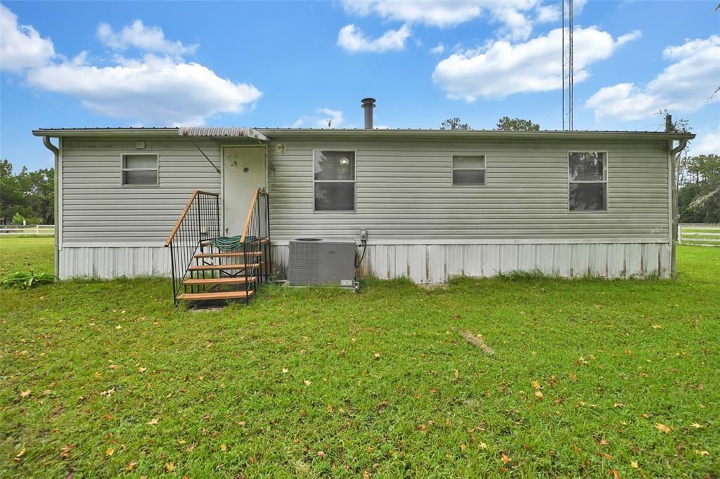 For Sale: $745,300 (2 beds, 2 baths, 1200 Square Feet)