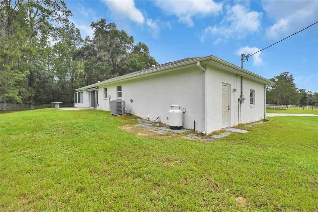 For Sale: $745,300 (2 beds, 2 baths, 1200 Square Feet)