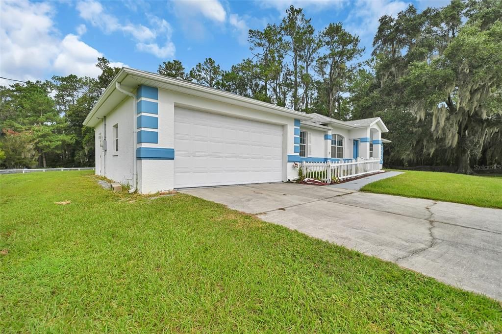 For Sale: $745,300 (2 beds, 2 baths, 1200 Square Feet)