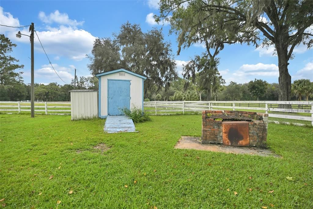 For Sale: $745,300 (2 beds, 2 baths, 1200 Square Feet)
