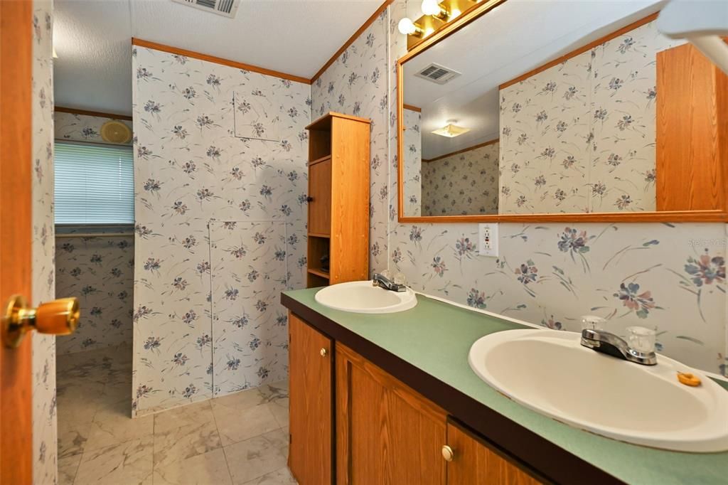 For Sale: $745,300 (2 beds, 2 baths, 1200 Square Feet)