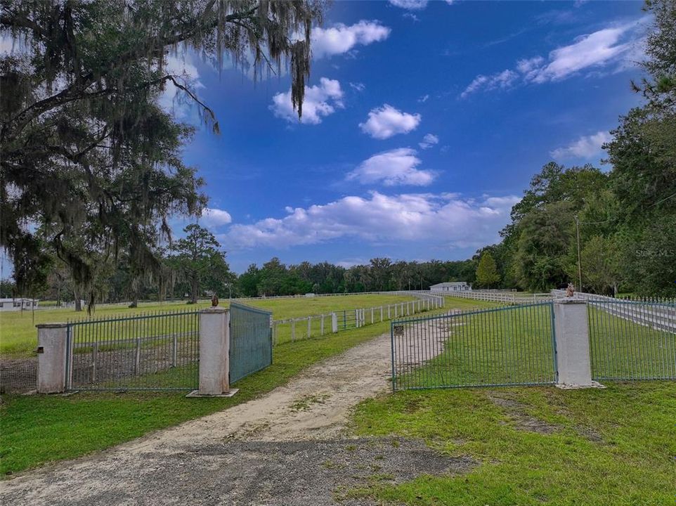 For Sale: $745,300 (2 beds, 2 baths, 1200 Square Feet)