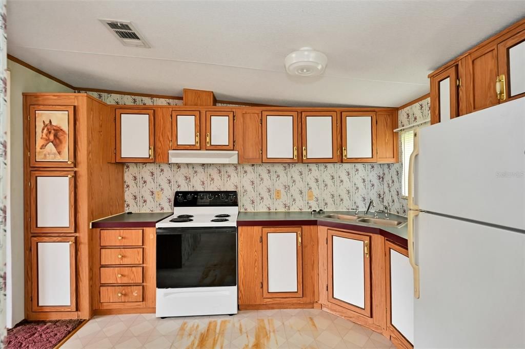 For Sale: $745,300 (2 beds, 2 baths, 1200 Square Feet)