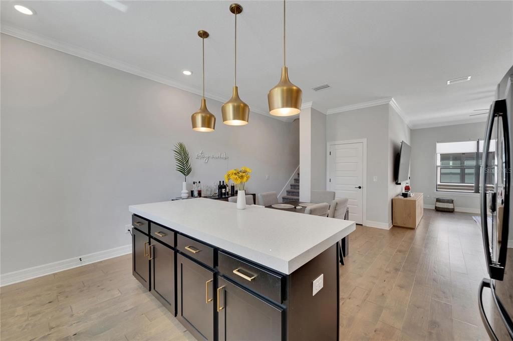 В аренду: $4,600 (4 спален, 3 ванн, 2210 Квадратных фут)