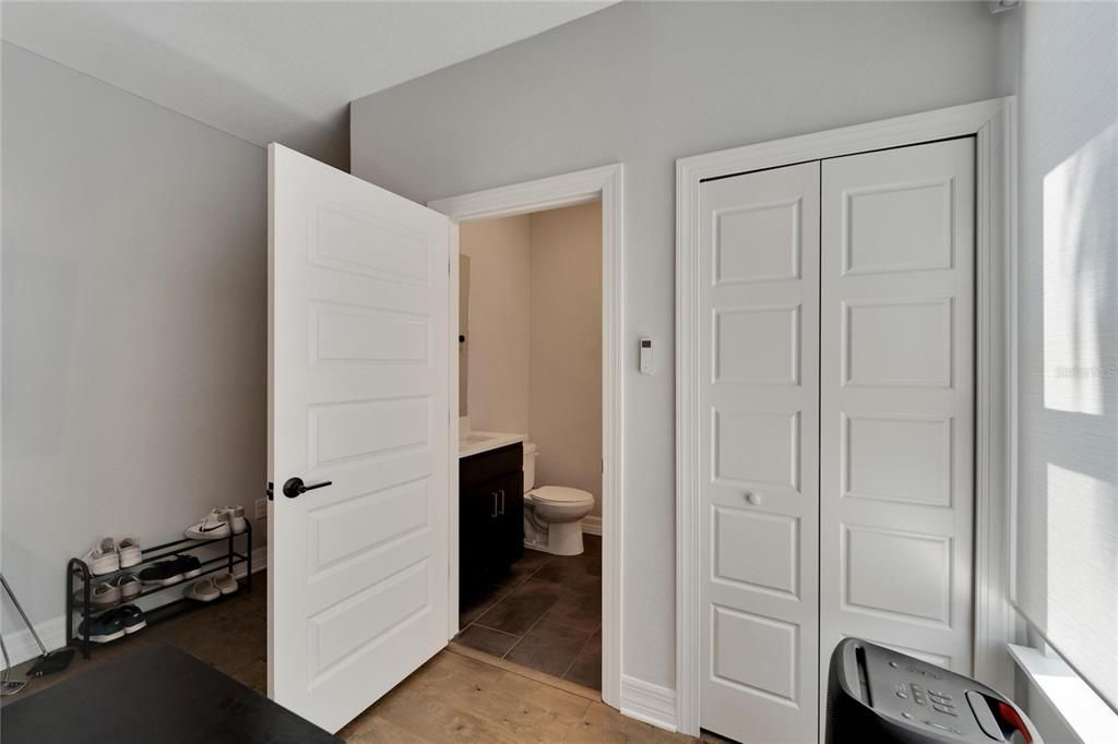 В аренду: $4,600 (4 спален, 3 ванн, 2210 Квадратных фут)