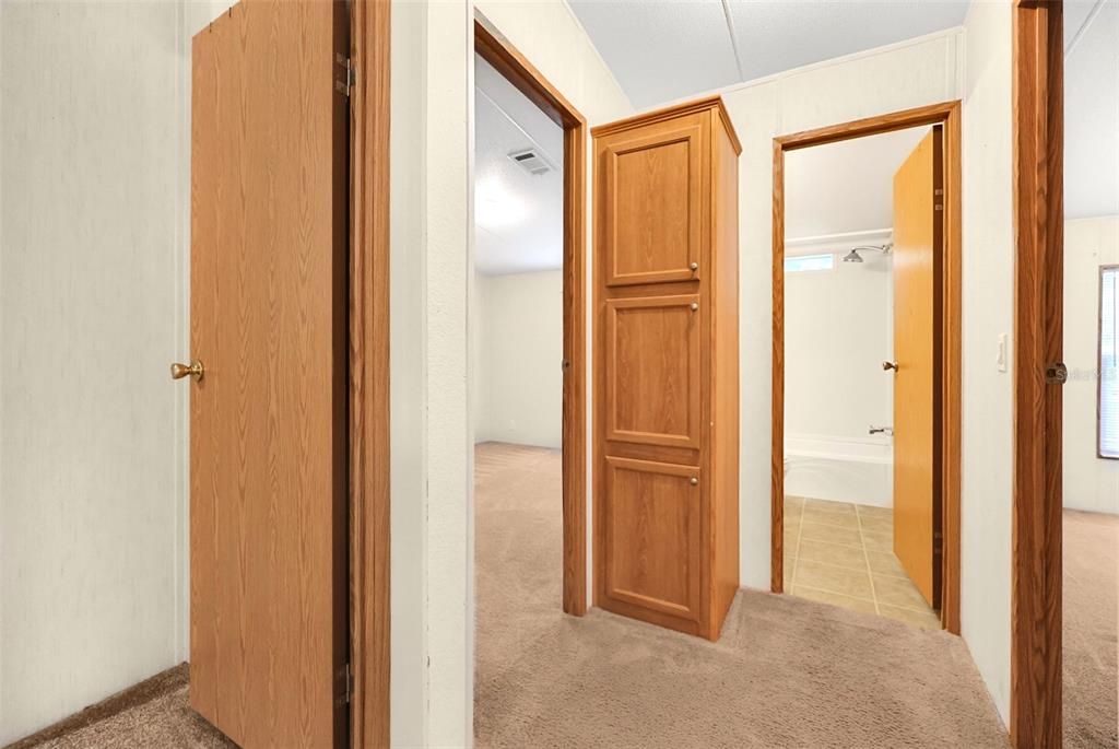 На продажу: $149,900 (4 спален, 2 ванн, 1620 Квадратных фут)