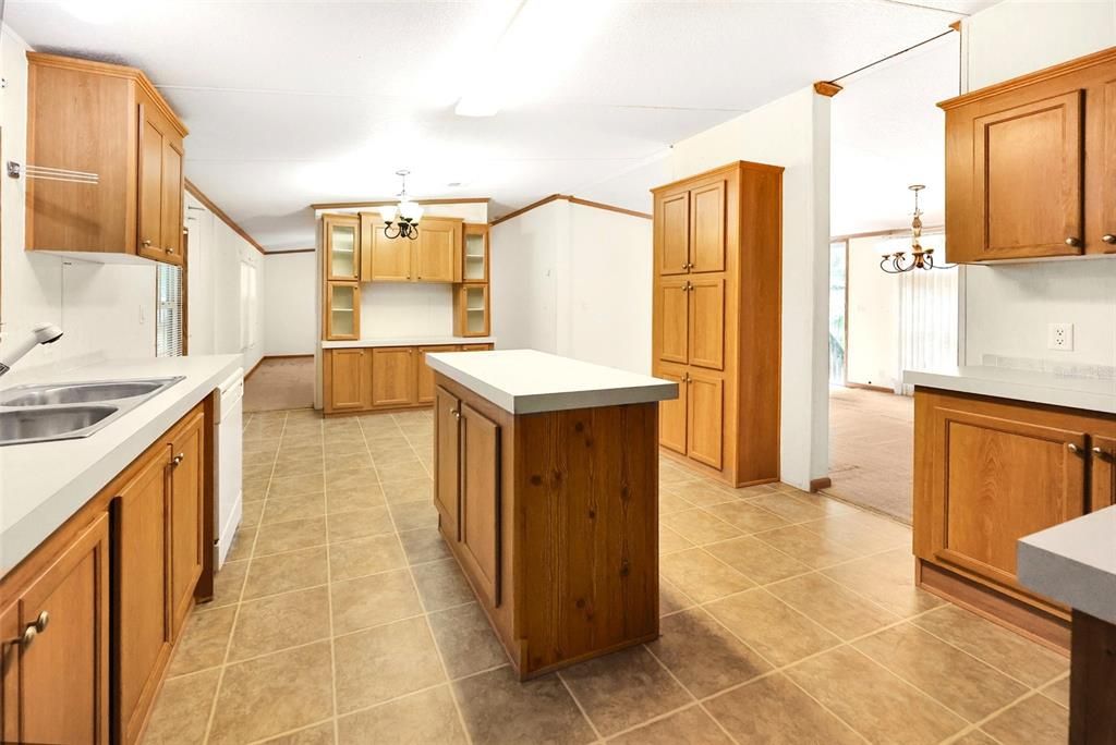 На продажу: $149,900 (4 спален, 2 ванн, 1620 Квадратных фут)