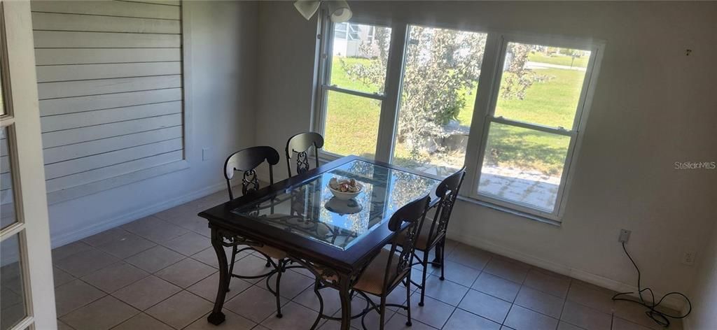 For Sale: $189,900 (3 beds, 1 baths, 1142 Square Feet)