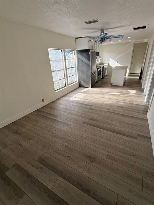 For Sale: $245,000 (3 beds, 2 baths, 780 Square Feet)